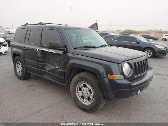 1C4NJPBB8FD326057 auction archive image