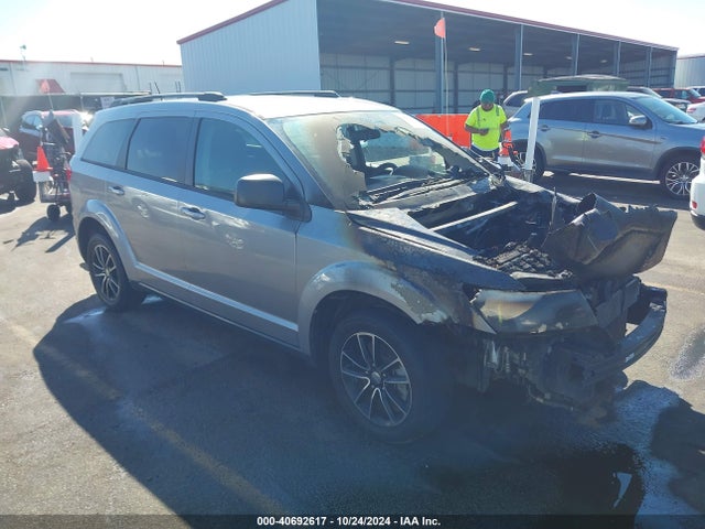2017 3C4PDCAB4HT662103 main image