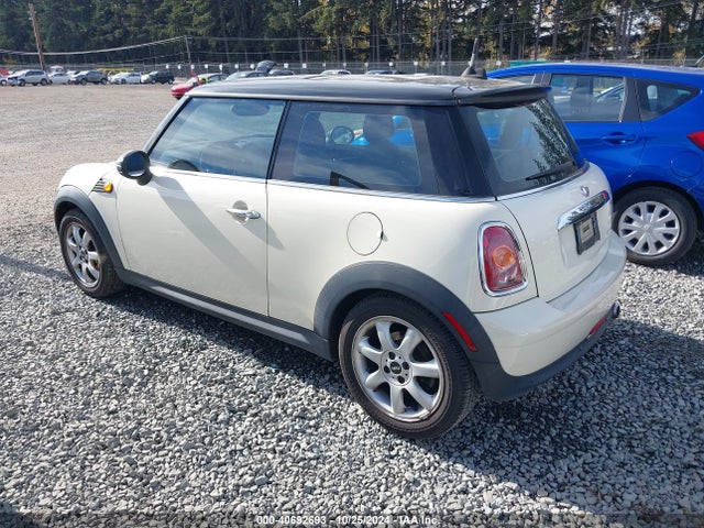 2007 MINI COOPER WMWMF33557TT54045 Photo 2