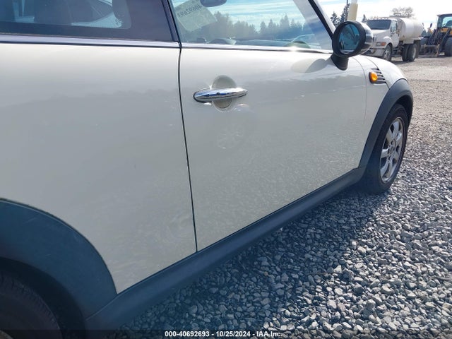 2007 MINI COOPER WMWMF33557TT54045 Photo 5