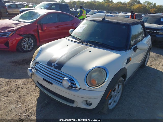 2009 MINI COOPER WMWMR33579TU96424 Photo 0