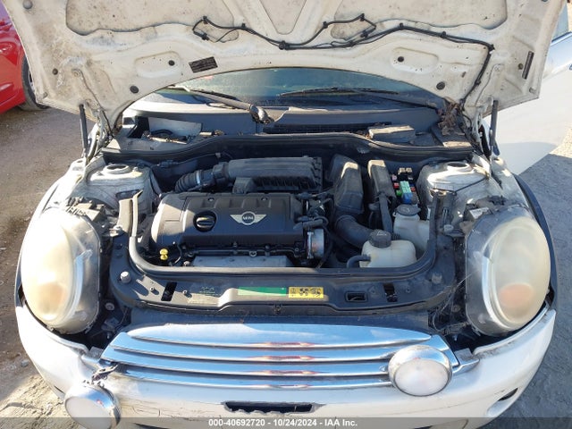 2009 MINI COOPER WMWMR33579TU96424 Photo 9