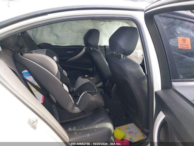 WBA3B1C5XEP679811 BMW 320i