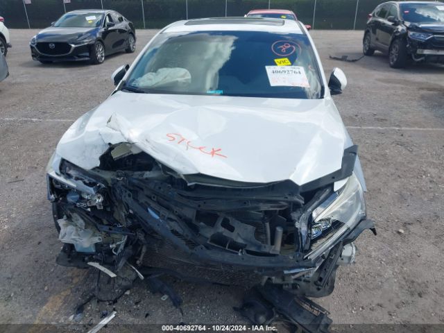 19UDE2F77JA008984 Acura Ilx Premium Package/technology Plus Package