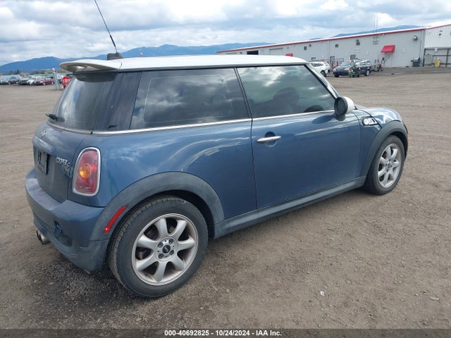 2009 MINI COOPER S WMWMF735X9TW84905 Photo 3