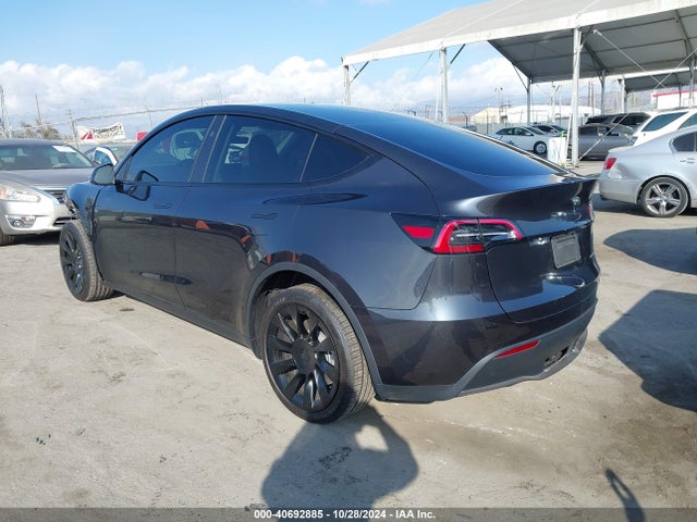 2024 TESLA MODEL Y 7SAYGDEE1RF006014 Photo 2