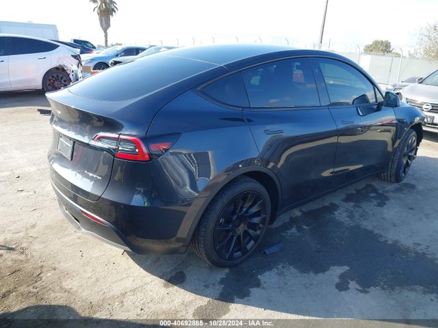 2024 TESLA MODEL Y 7SAYGDEE1RF006014 Photo 3