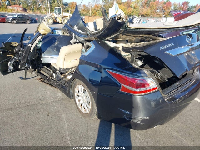 Nissan Altima 2.5 S 2015 1N4AL3AP9FN357574 Image 3