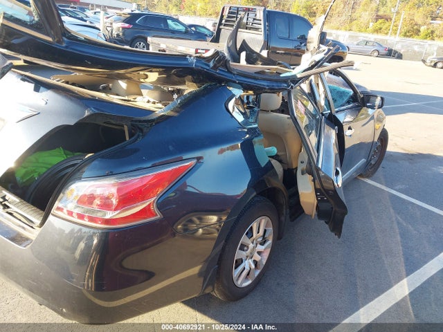 Nissan Altima 2.5 S 2015 1N4AL3AP9FN357574 Image 4