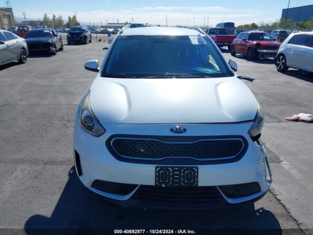 KNDCB3LC3J5156701 KIA NIRO LX