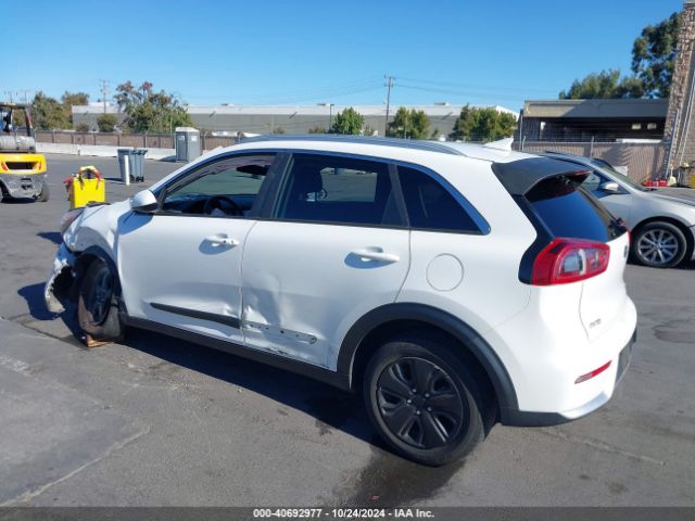 KNDCB3LC3J5156701 KIA NIRO LX