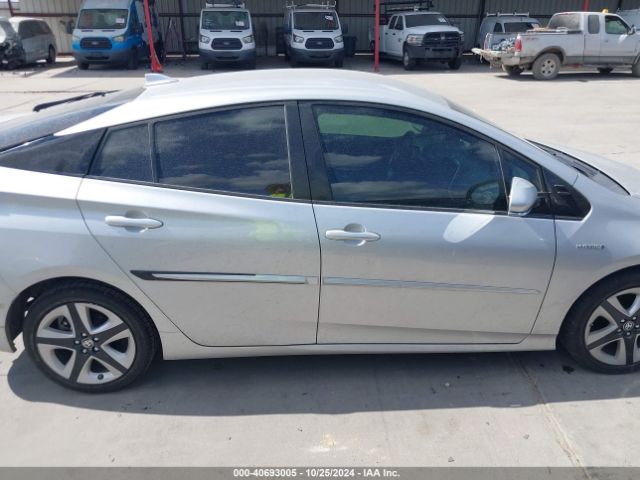 JTDKARFU0J3546642 Toyota Prius Three Touring