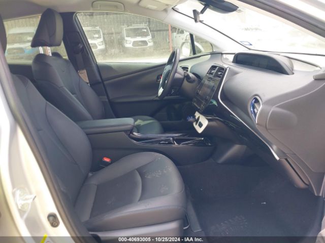 JTDKARFU0J3546642 Toyota Prius Three Touring