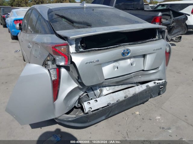 JTDKARFU0J3546642 Toyota Prius Three Touring
