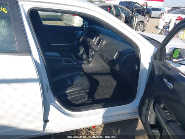 2C3CDXBG0NH201618 Dodge Charger Sxt Rwd