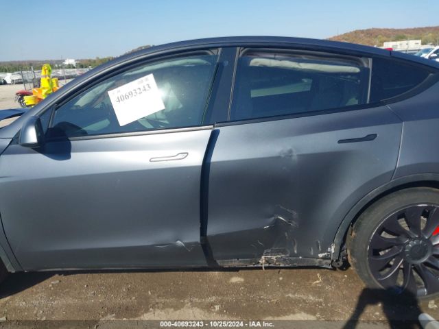 7SAYGDEF6NF309597 Tesla Model Y Performance Dual Motor All-wheel Drive