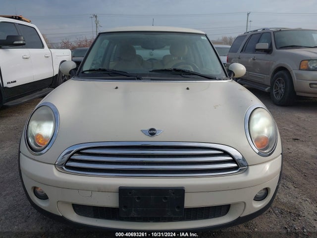 2010 MINI COOPER WMWMF3C56ATU79319 Photo 5