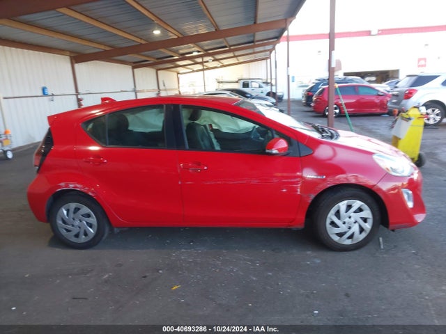 Toyota Prius C Two 2016 JTDKDTB39G1137089 Image 13