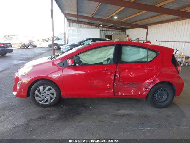 Toyota Prius C Two 2016 JTDKDTB39G1137089 Image 14