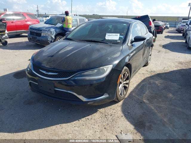 Chrysler 200 Limited 2015 1C3CCCAB1FN638442 Image 2