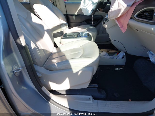2C4RC1DG0MR532906 Chrysler Voyager Lxi
