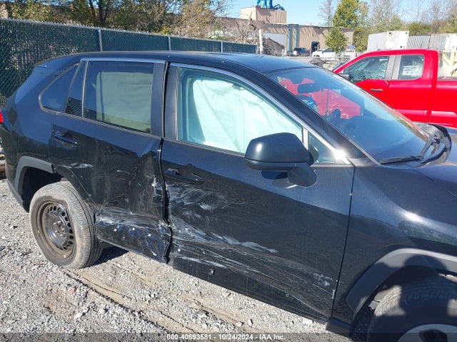 Toyota RAV4 LE 2022 2T3H1RFV5NC193175 Image 17