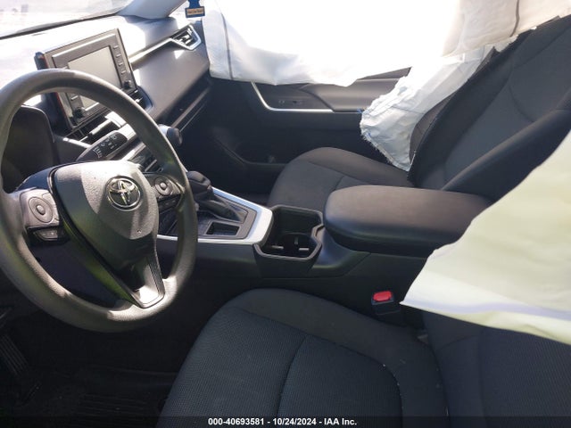 Toyota RAV4 LE 2022 2T3H1RFV5NC193175 Image 5