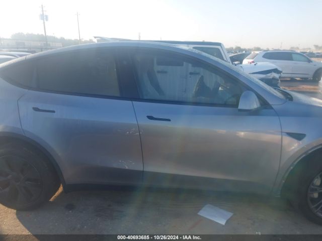 7SAYGDED6RA301369 Tesla Model Y