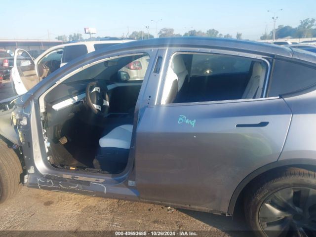 7SAYGDED6RA301369 Tesla Model Y