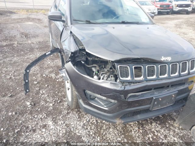 3C4NJDBB1JT403613 Jeep Compass Latitude 4x4