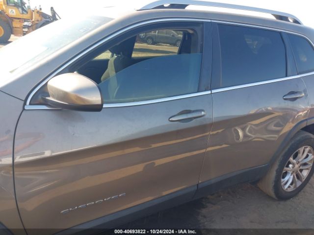 1C4PJLCB1KD312690 Jeep Cherokee Latitude Fwd