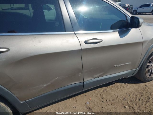 1C4PJLCB1KD312690 Jeep Cherokee Latitude Fwd