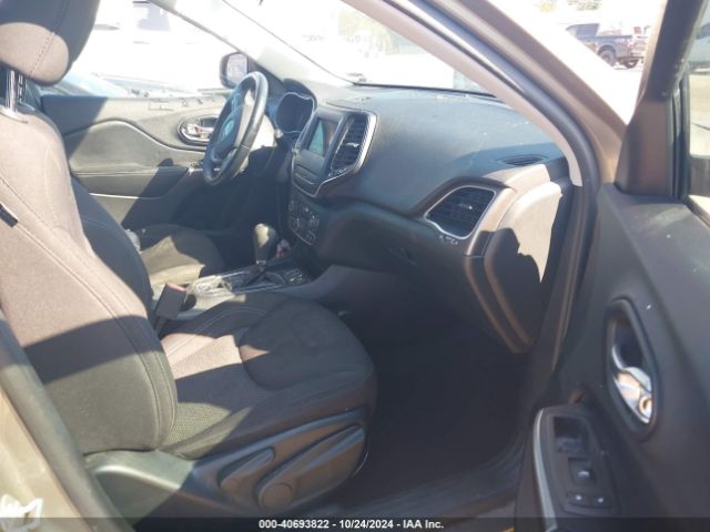 1C4PJLCB1KD312690 Jeep Cherokee Latitude Fwd
