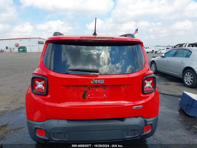 ZACCJABT3FPB85817 Jeep Renegade Latitude