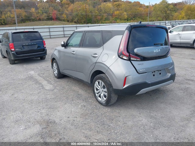 KIA SOUL LX 2023 KNDJ23AU1P7875901 Image 3