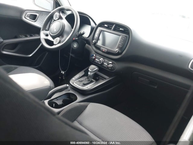KIA SOUL LX 2023 KNDJ23AU1P7875901 Image 5