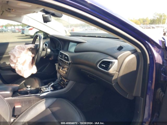 SJKCH5CP2HA021009 Infiniti Qx30 Premium