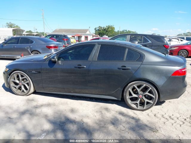 SAJAF4BV5HA964717 Jaguar Xe 35t R-sport