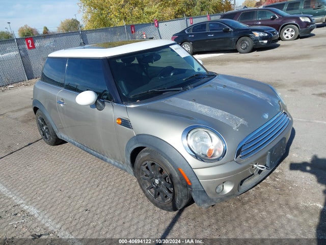 2008 MINI COOPER WMWMF335X8TT67939 Photo 0