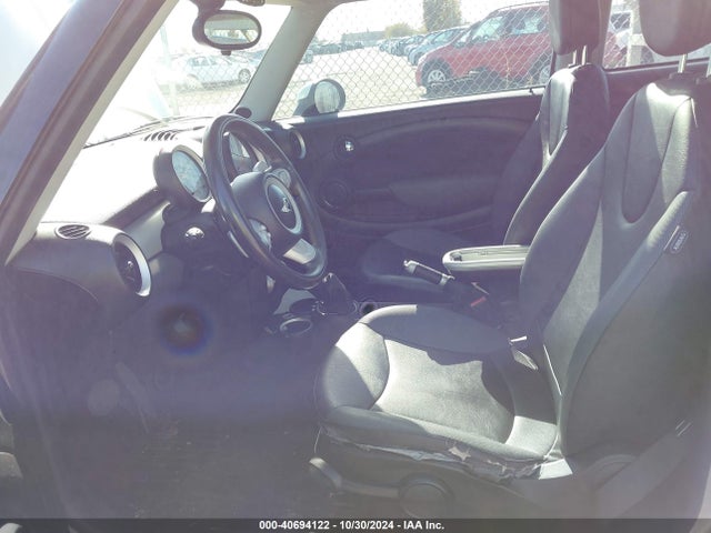 2008 MINI COOPER WMWMF335X8TT67939 Photo 4