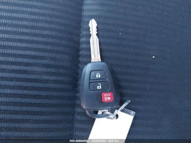 2T3BFREV6HW675553 Toyota RAV4 LE