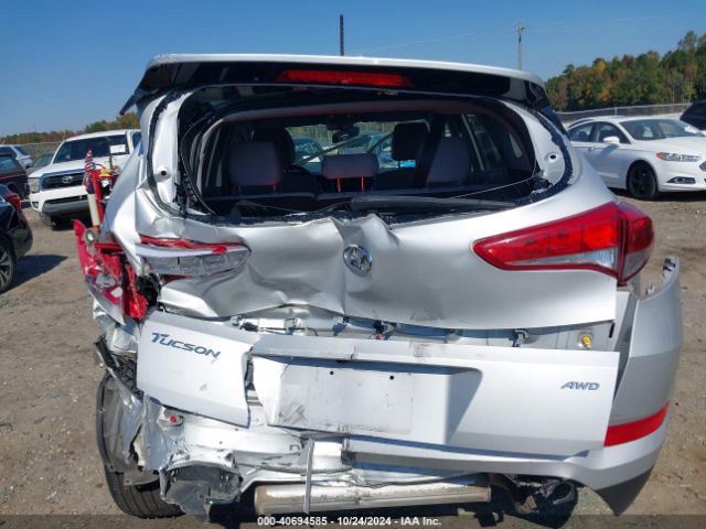 KM8J2CA46JU707675 Hyundai TUCSON SE