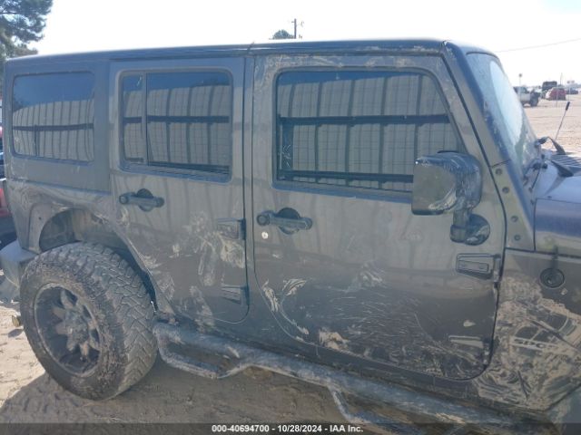 1C4BJWDG9HL574817 Jeep Wrangler Unlimited Sport 4x4