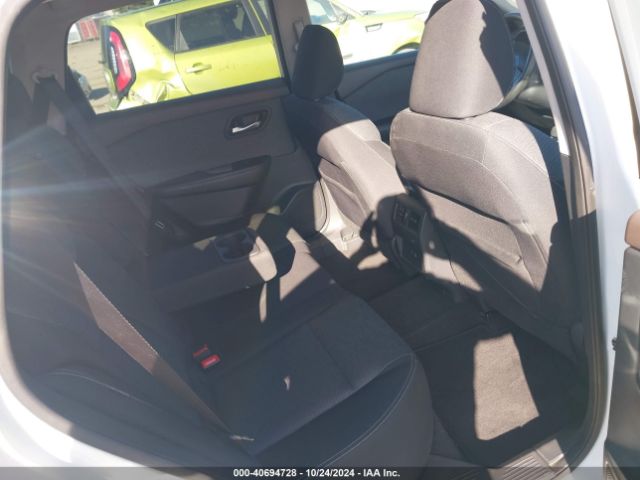 5N1BT3BA2NC673476 Nissan Rogue Sv Fwd