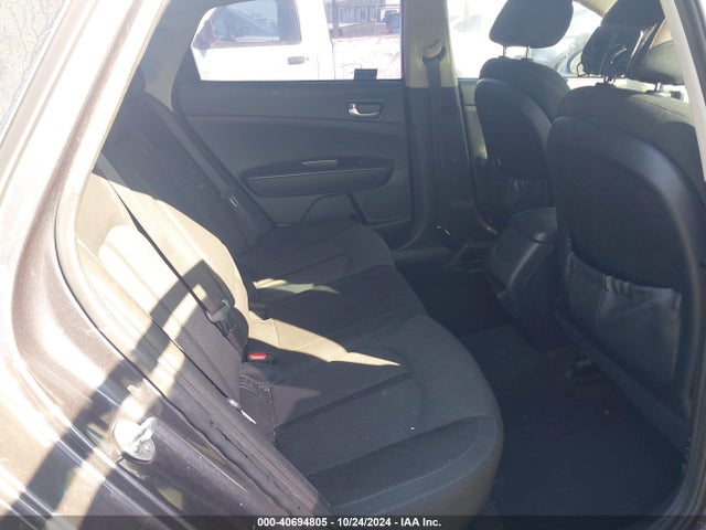 KIA Optima Lx 2017 5XXGT4L38HG138771 Image 8