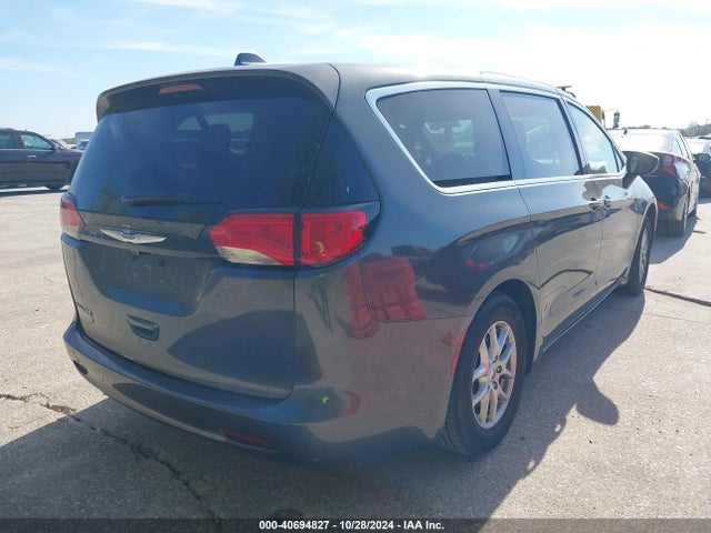 2C4RC1CG8NR223087 Chrysler Voyager Lx