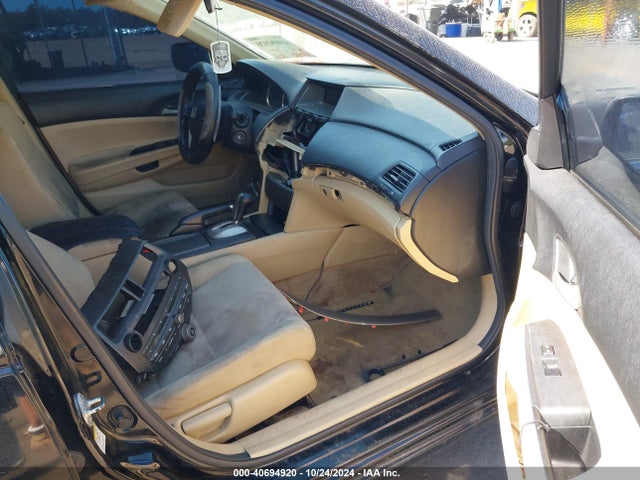 40694920 :رقم المزاد ، 1HGCP2F3XBA116472 vin ، 2011 Honda Accord 2.4 Lx مزاد بيع