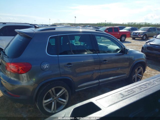 WVGAV3AX0EW058242 Volkswagen Tiguan R-line
