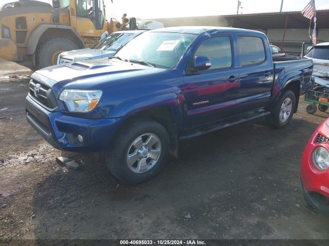Toyota Tacoma Base V6 2015 3TMLU4EN3FM196275 Image 2