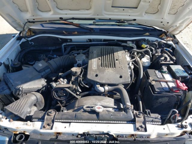 2000 MITSUBISHI MONTERO SPORT JA4LS31H1YP805385 Photo 9